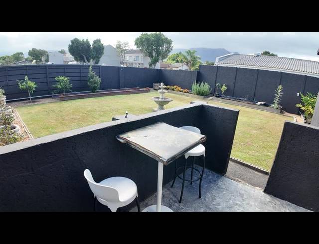 3 BEDROOM HOUSE FOR SALE IN GEORGE SOUTH